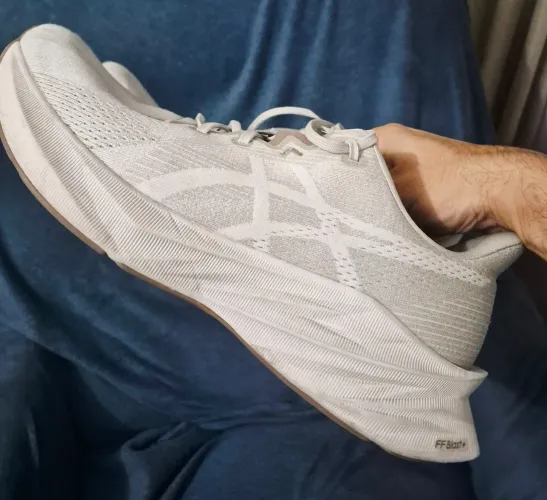 Asics Dynablast 5 - 42 - Só 13k rodados! ESTADO DE NOVO!