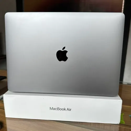 Macbook Air M1 16GB RAM 256gb