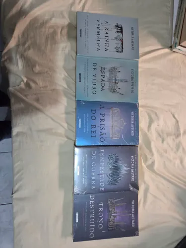Livros saga A rainha vermelha