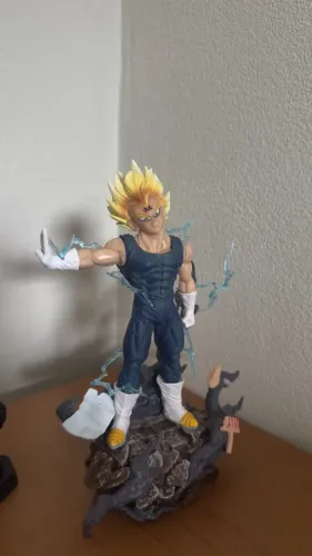 Action Figure Majin Vegeta Dragon Ball Z + Busto Extra e Base Diorama