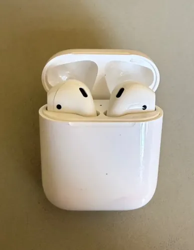 Apple AirPods 2ª geração com estojo de recarga