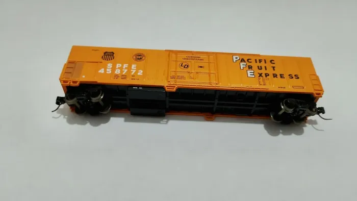 Vagão escala N box cars ferromodelismo