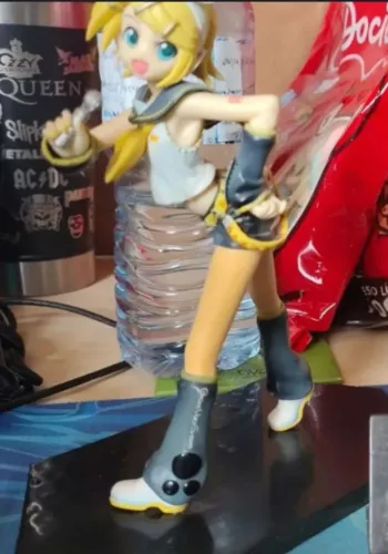 Kagamine Rin Vocaloid Figure