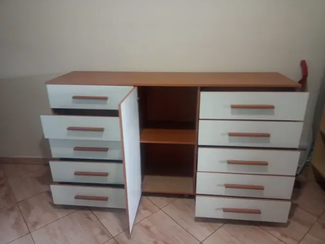 Cómoda 8 gavetas (NOVA)
