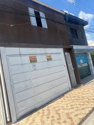 Vendo troco sendo 3 casas e garagem mais 18 metros de tereno particular