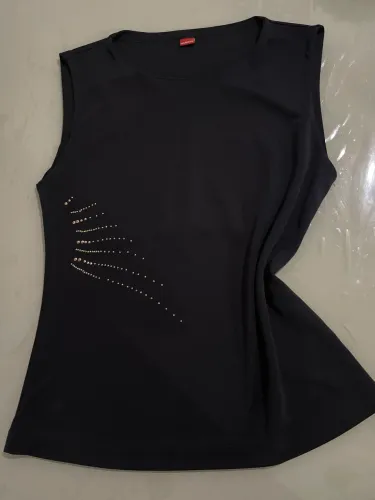 Desapego:blusa preta TAM P marca:Nabiran