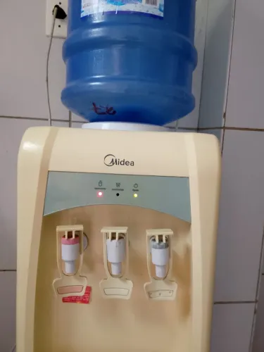 VeBebedouro com ÁGUA NATURAL e QUENTE, ÁGUA GELADA NAO FUNCIONA 
