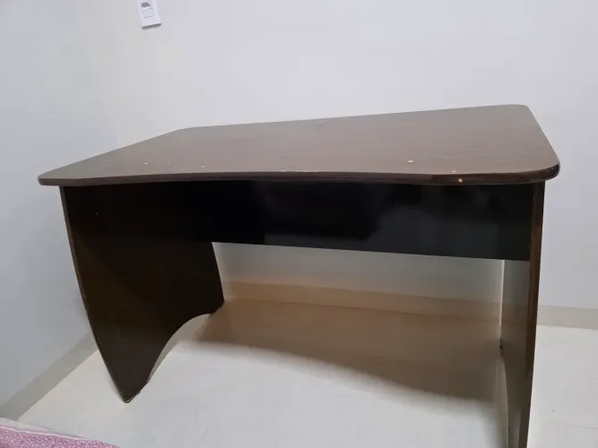 Mesa Escritório - 1,14m x 0,60m - usada