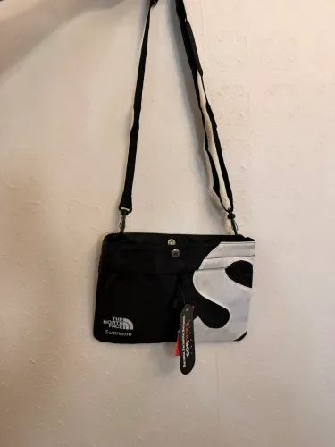 Bag supreme the north face