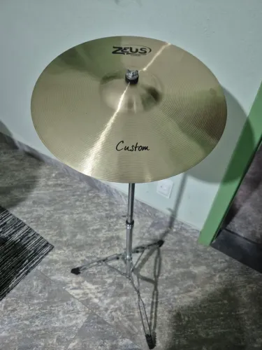 Prato Zeus Custom Crash 16" + estante reta