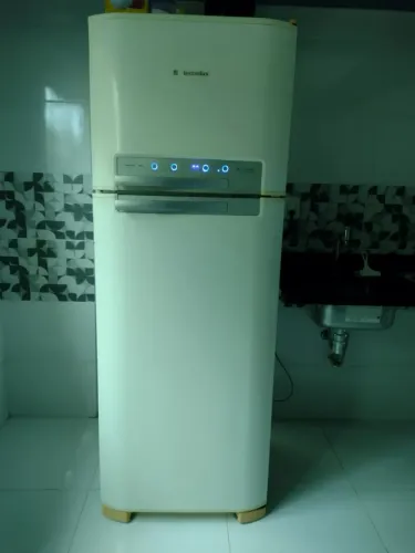 Vendo geladeira Eletrolux DF50