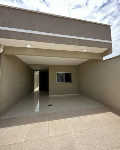 CASA COM 3 QUARTOS IDEAL PRA FAMÍLIA