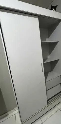 Vendo guarda roupa de duas portas