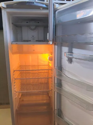 Vendo geladeira Frost Free 342 lutros Consul facilite