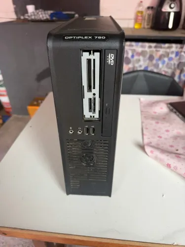 Dell optiplex 780 core 2 duo e8400 6gb ram 500gb hd