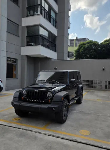 Jeep Wrangler Unlimited Sport 3.6 V6 284cv 4P 2013
