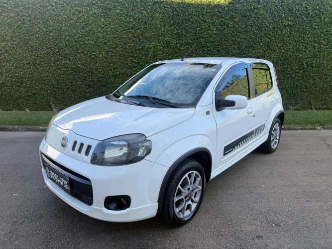 Fiat Uno Sporting 1.4 EVO Fire Flex 8V 4P 2014