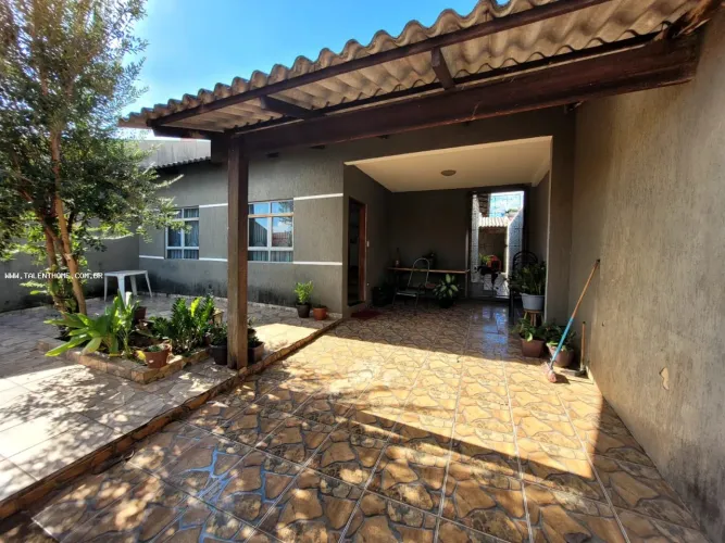 Casa para Venda em Londrina, Ernani Moura Lima, 3 dormitórios, 1 suíte, 2 banheiros, 1 vag