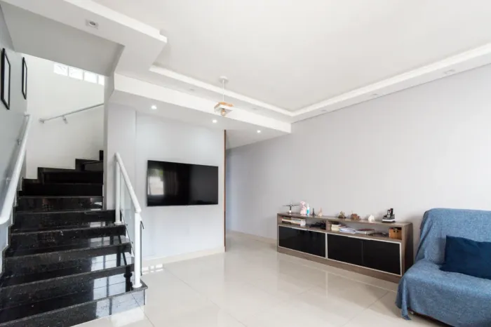 Casa para venda em Cambuci com 3 quartos, sendo 3 suítes, 187m²