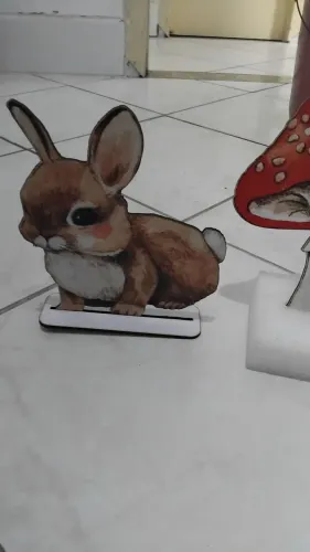 Vovó e Chapeuzinho vermelho, coelho e cogumelo em mdf Display