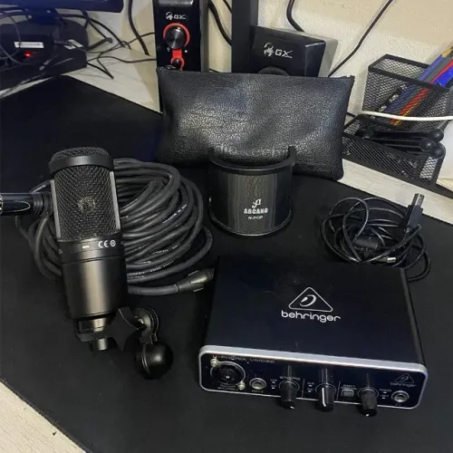 Kit Criador de Conteúdo | Microfone AT2020 e Interface de áudio UMC22