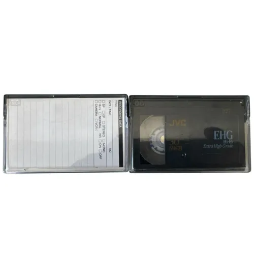 2 fitas VHS-C JVC EHG Hi-Fi 30 (Extra High Grade) originais da JVC