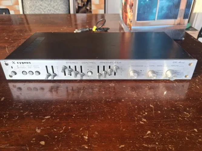 Pre amplificador sygnus cp 400 funcionando perfeitamente 