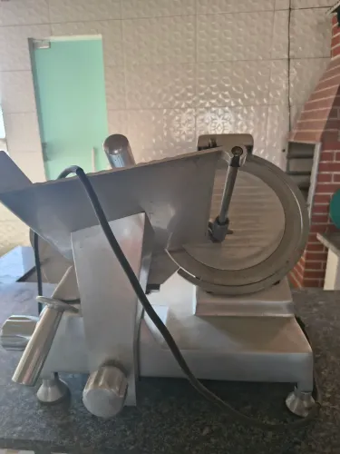 Máquina de cortar frios