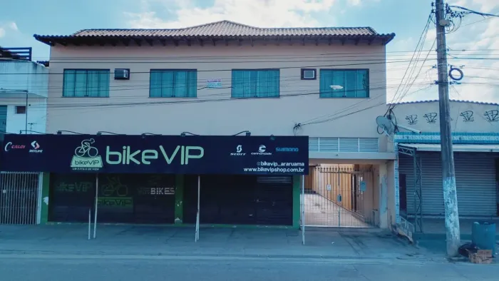 Apartamento Sala,1 quarto, cozinha, banheiro, área serv. Garagem coberta, Parque Hotel