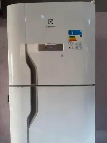 Geladeira Electrolux frostfree semi nova