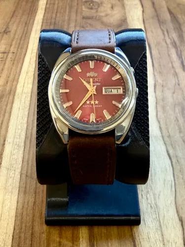 Relógio Orient Red Sunburst - 1970