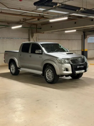 Toyota Hilux CD SRV D4-d 4X4 3.0 TDI Diesel AUT 2015