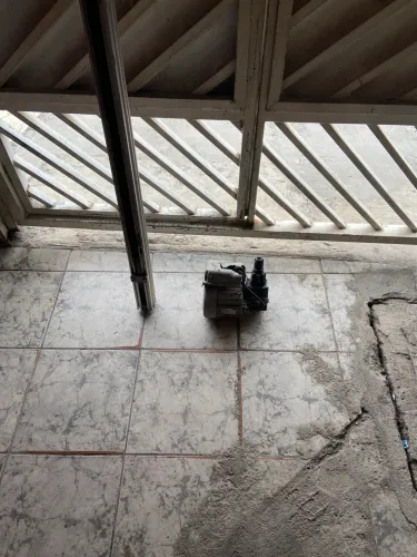 Motor de portão e torre