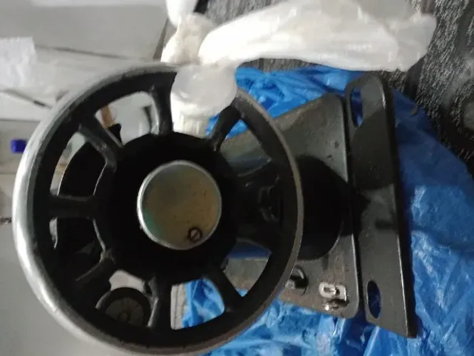 Vendo máquina de costura pretinha