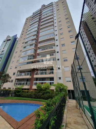 Apartamento bem localizado no Tatuapé, 126m², 3 suítes e 3 vagas. Condomínio Bosque de Bra
