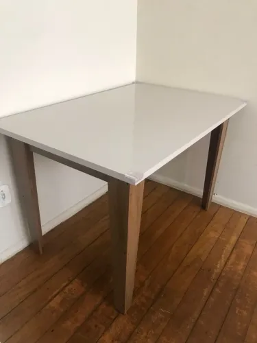 Mesa de jantar retangular