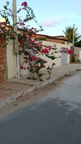 Casa nova no conjunto COHAB (4 km do centro de Aracati)