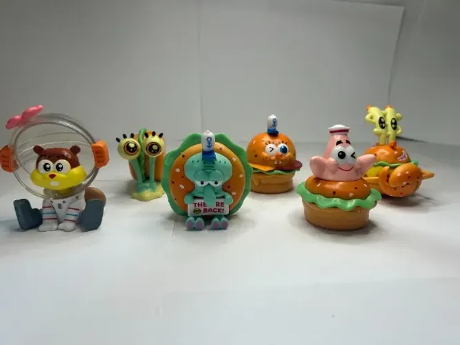 Lote 6 bonecos Bob Esponja - Tipo Hamburguer de Siri