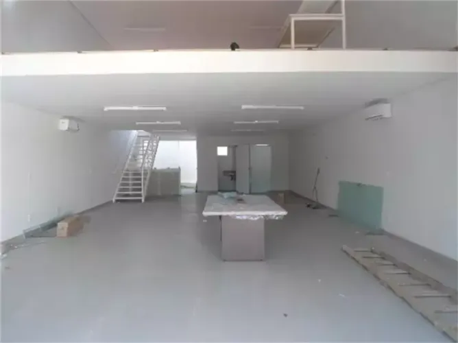 Loja Comercial Com 199m² À Venda No Centro