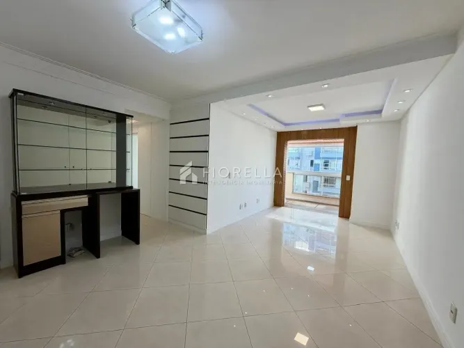 Apartamento com 03 dormitórios sendo 02 suítes no bairro Campinas - São José