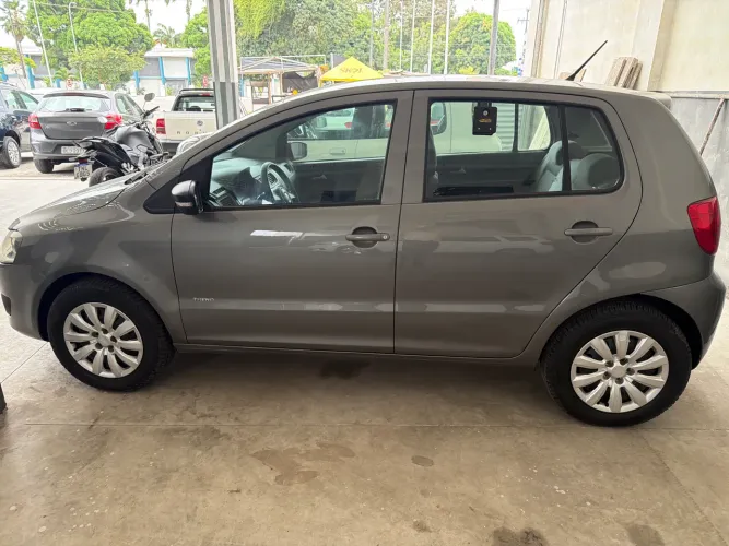Volkswagen Fox 1.0 MI Total Flex 8V 3P 2011