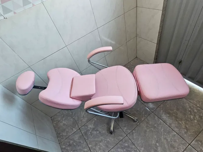  Vende-se Cadeira reclinavel hidráulica para uso profissional seminova.