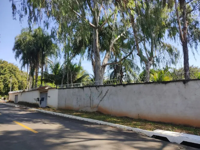 VENDE-SE DOIS LOTES NO SETOR JD. BALNEÁRIO MEIA PONTE