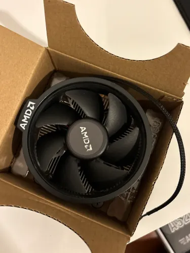 Cooler AMD Wraith Stealth Original AM4/AM5 - Novo