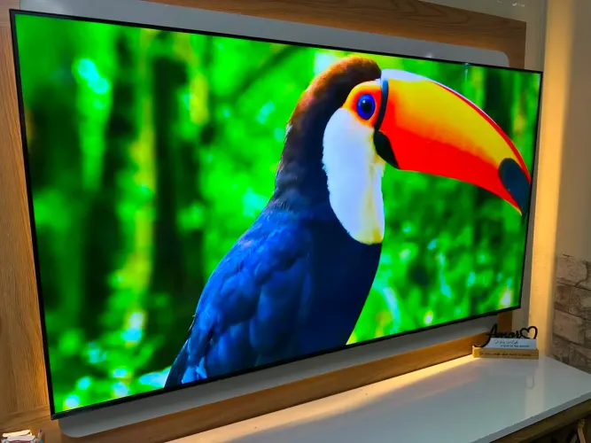 Smart tv 70 4k com Alexa Xbox one tela infinita sistema tizen modelo novo