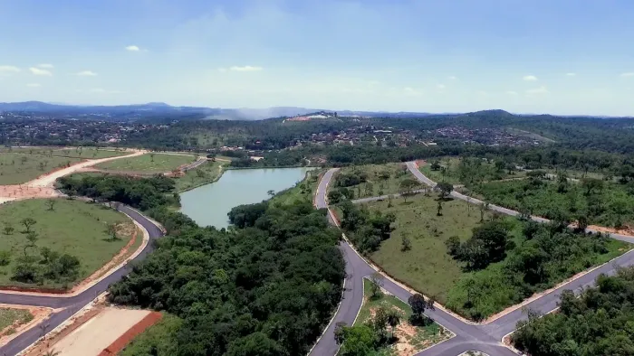 LOTES EM CONDOMÍNIO FECHADO