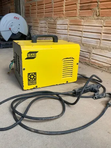 Máquina de solda Esab