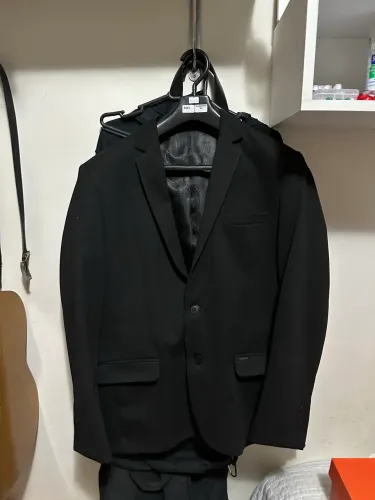 Vendo blazer semi-novo preto