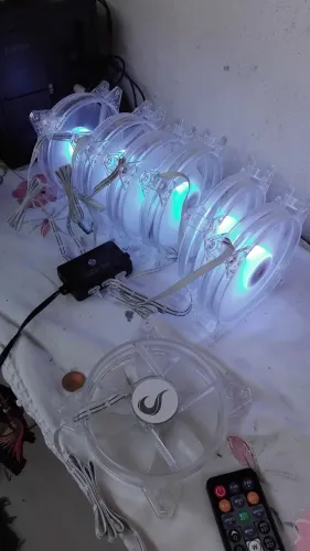 7 FANS ARGB + 2 CONTROLADORAS