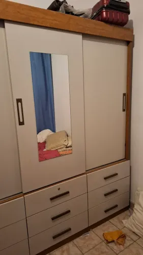 Guarda roupas, 3 portas 9 gavetas (estou de mudança aceito negociação)